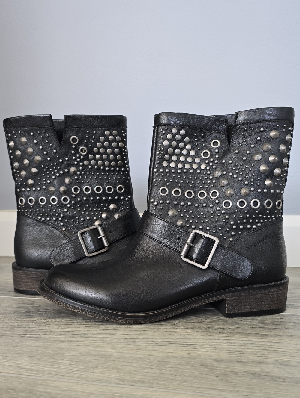 Vintage ShoeMint Studded black leather mid-calf moto/biker boots with Buckle.